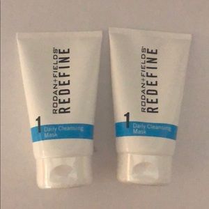 Rodan + Fields Redefine Daily Cleansing Mask